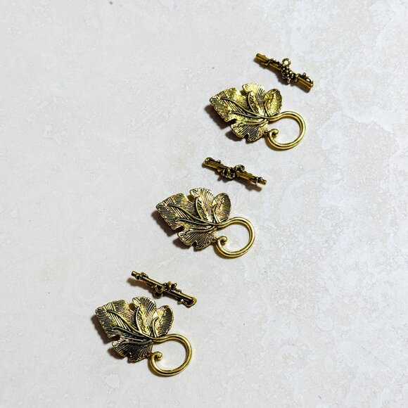 3/$10, Large Grape Leaf Shape Gold Tone Alloy OT Toggle Clasps - Picture 4 of 5